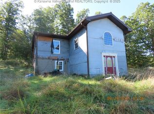 1426 E Campbell Park Dr, Huntington, WV 25705