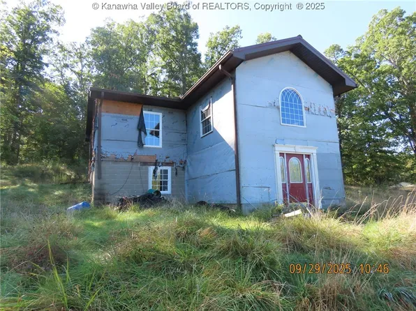 1426 E Campbell Park Dr, Huntington, WV 25705