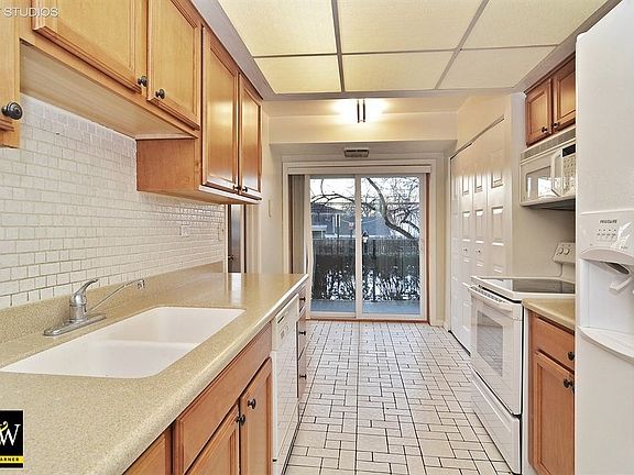 4th image of 9529 Bronx Ave APT 110