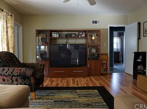 4th image of 2524 Fairmont Ave