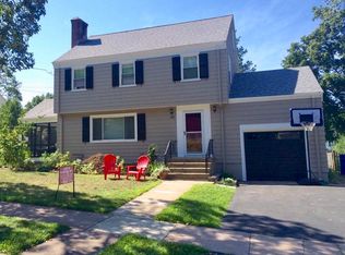 142 Carmalt Rd, Hamden, CT 06517