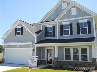 135 Truscott Ct, Hinesville, GA 31313