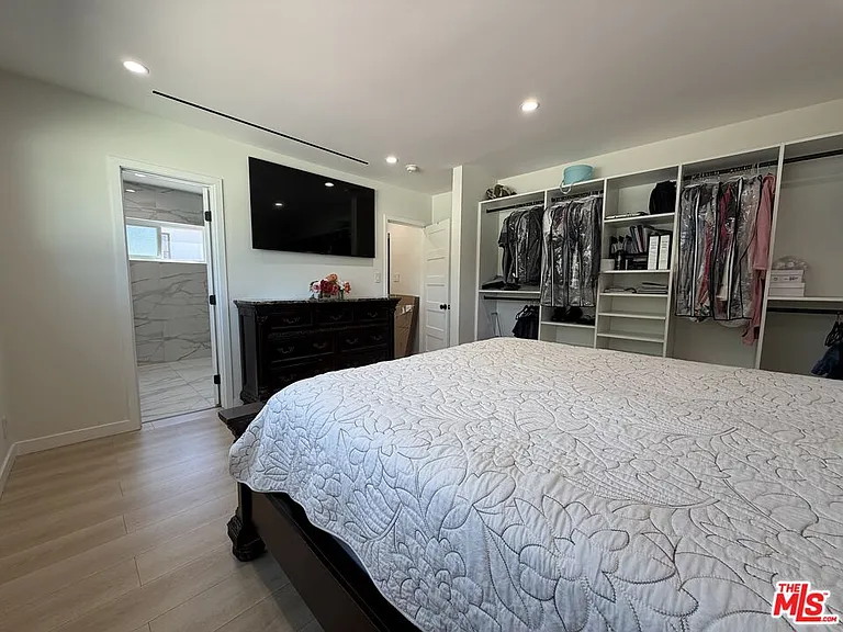 8561 Kyle St — Photo 29