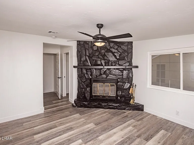 3705 Challenger Dr — Photo 11