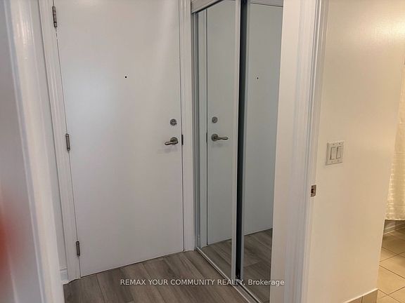 4th image of 25 Greenview Ave #622