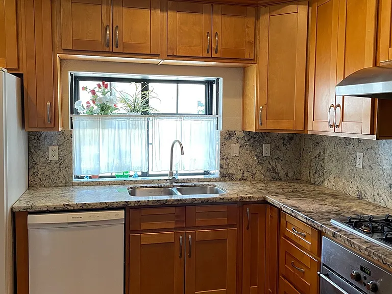 2885 Alice Ct — Photo 30