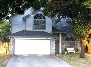 6800 Hadley Dr, North Richland Hills, TX 76182