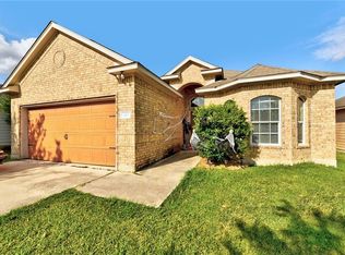 140 Bobbin Cv, Kyle, TX 78640