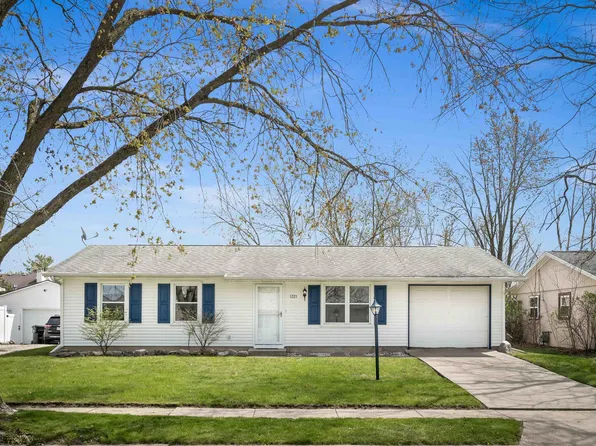 1321 Dillon Dr, Normal, IL 61761