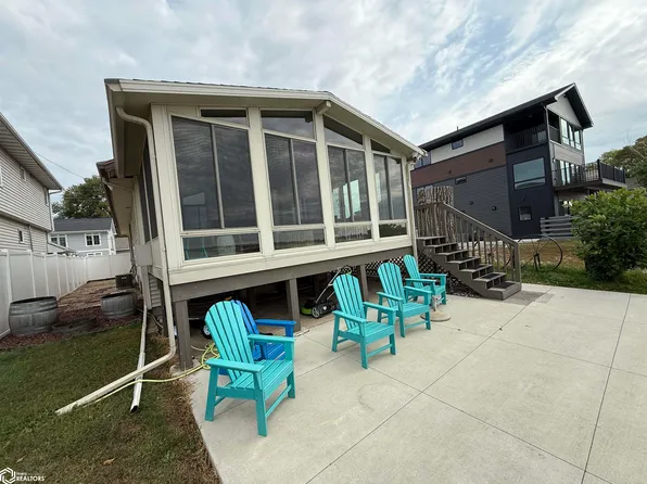 501 N Shore Dr, Clear Lake, IA 50428