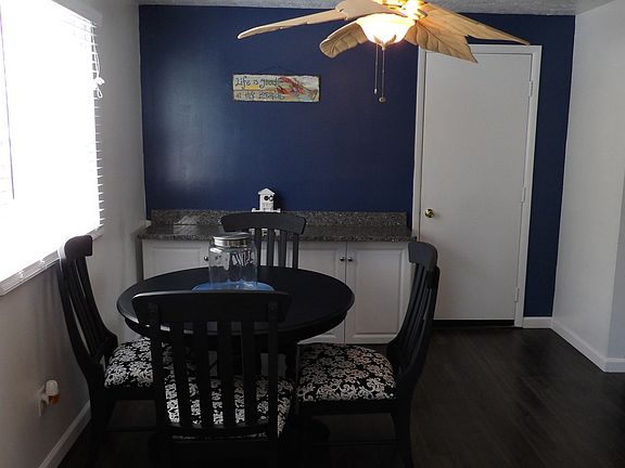 5th image of 8390 Red Cedar Ct