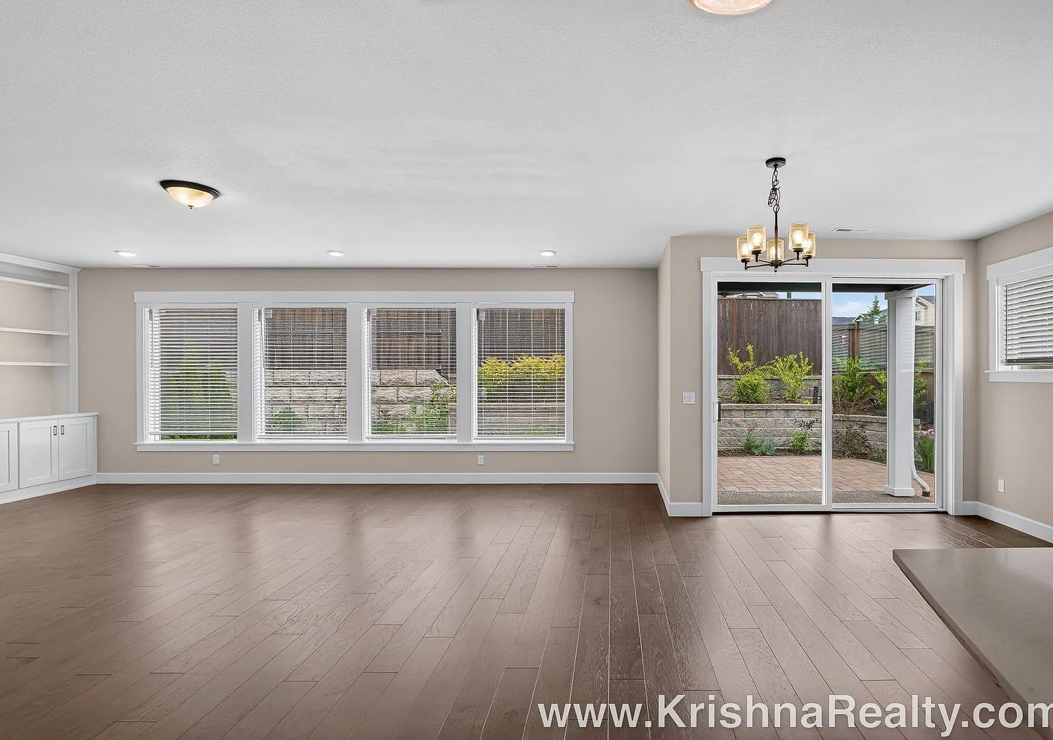 Modern 4 Bedroom | 2.5 Bathroom | Craftsman in Abbey Creek | Main Level Den/Office! | Corner Lot ... — Photo 4