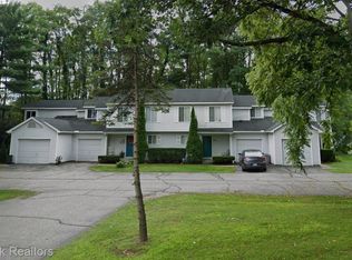 1019 Glengary Rd, Wolverine Lake, MI 48390