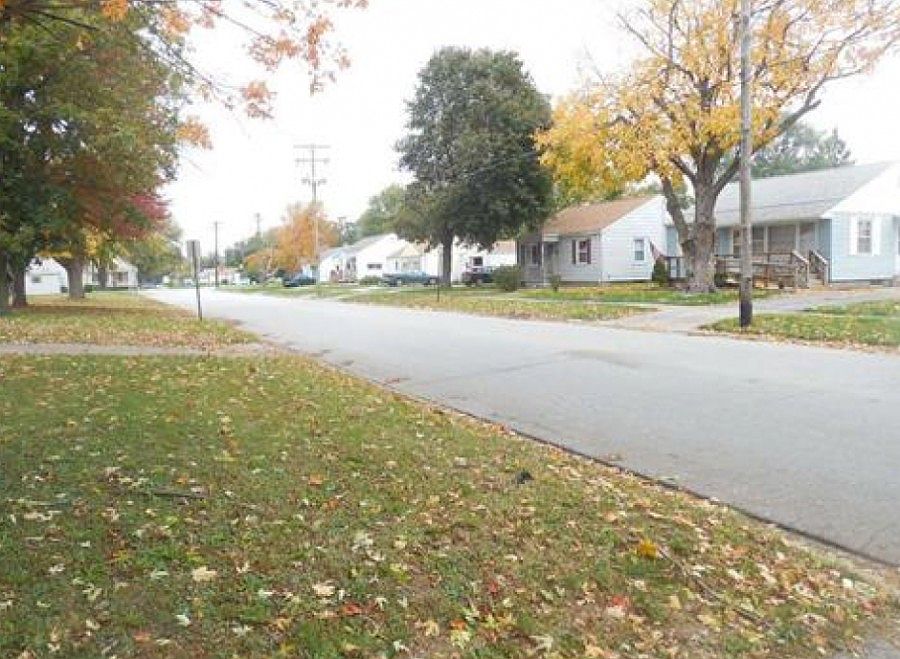 2nd image of 300 N 11th Ave