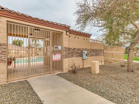 3rd image of 6447 W Branham Ln