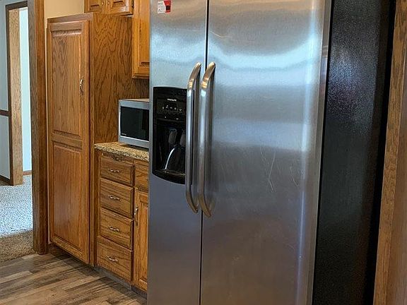 3rd image of 2926 Leawood Dr