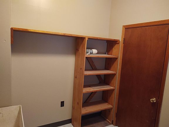 4th image of 250 Martins Rd #1
