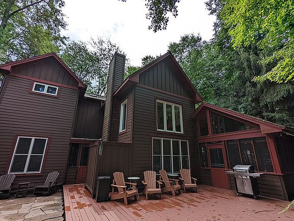 Deck and BBQ outside Porch