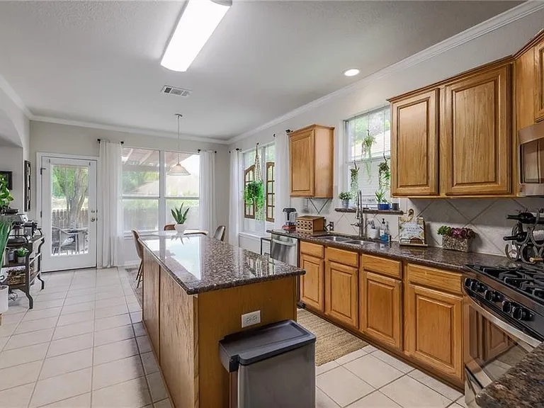 6819 Telluride Trl — Photo 10