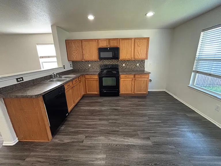 12713 Lost Prairie Dr — Photo 11