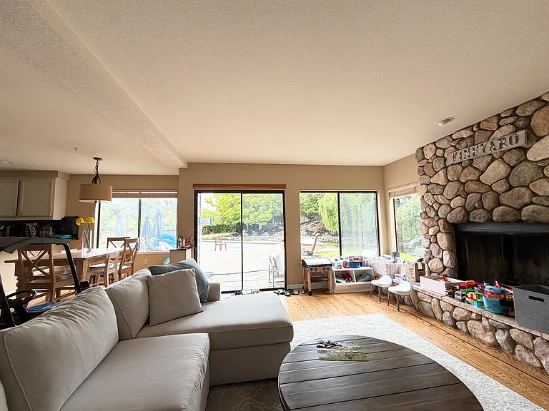352 Troon Ct — Photo 5