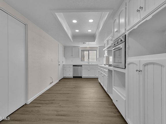 3rd image of 42865 Normandy Ln