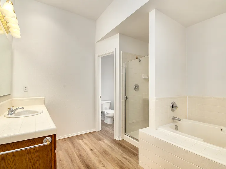 2319 E Gleneagle Dr — Photo 18