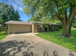 3328 W Winchester Rd, Springfield, MO 65807