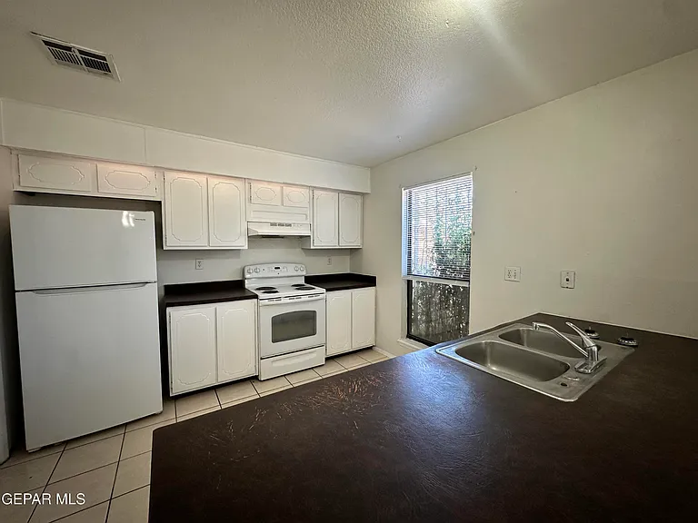 336 Villa Canto St — Photo 9