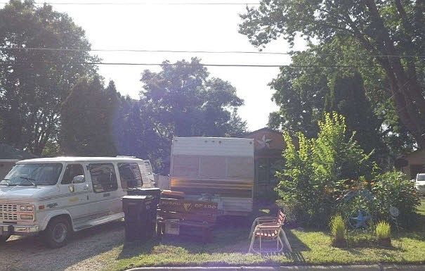 2nd image of 125 3rd Ave NE