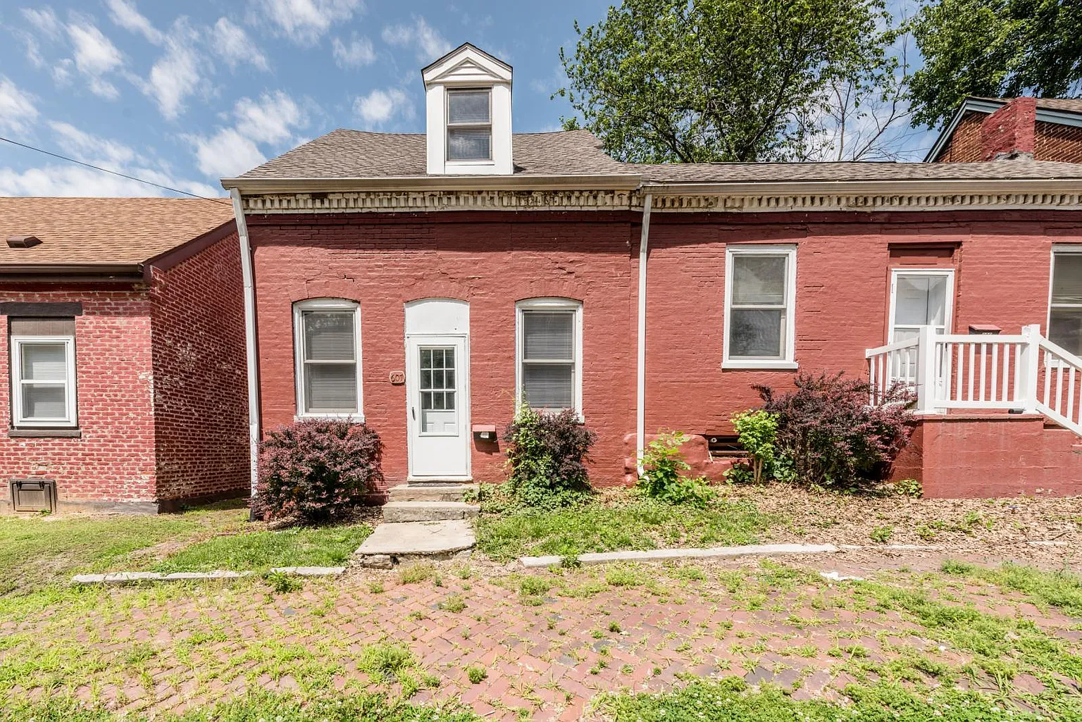 607 Abend St photo 1