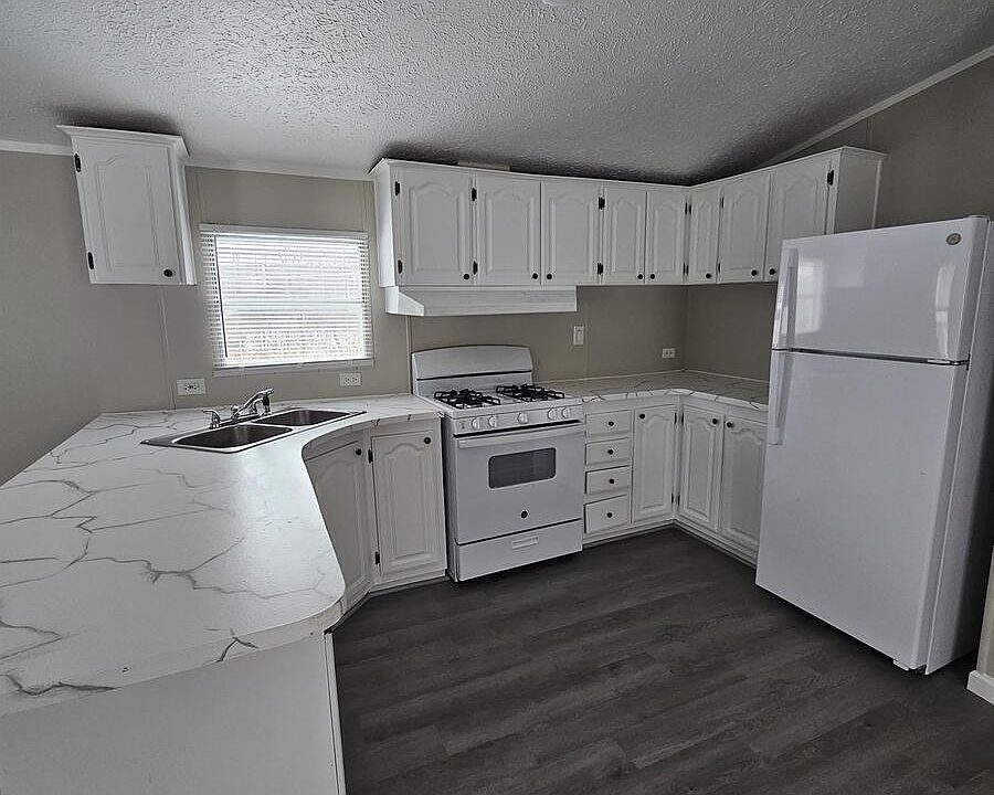 1st image of 2737 W Washington Ctr #175