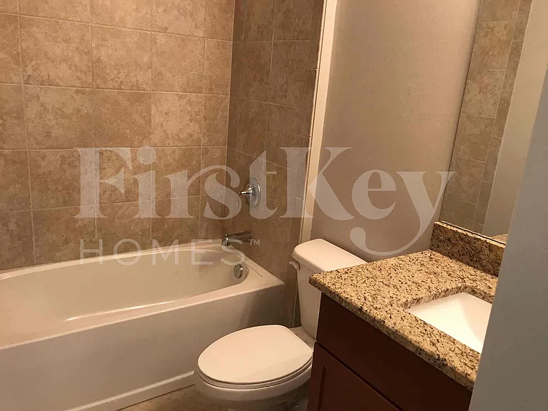 2321 NW 9th Ave — Photo 9