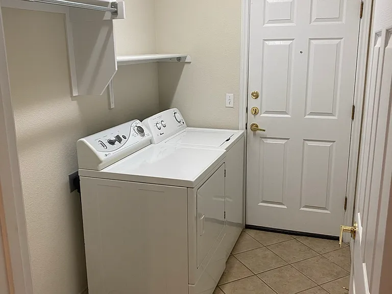 214 Bonham Loop — Photo 14