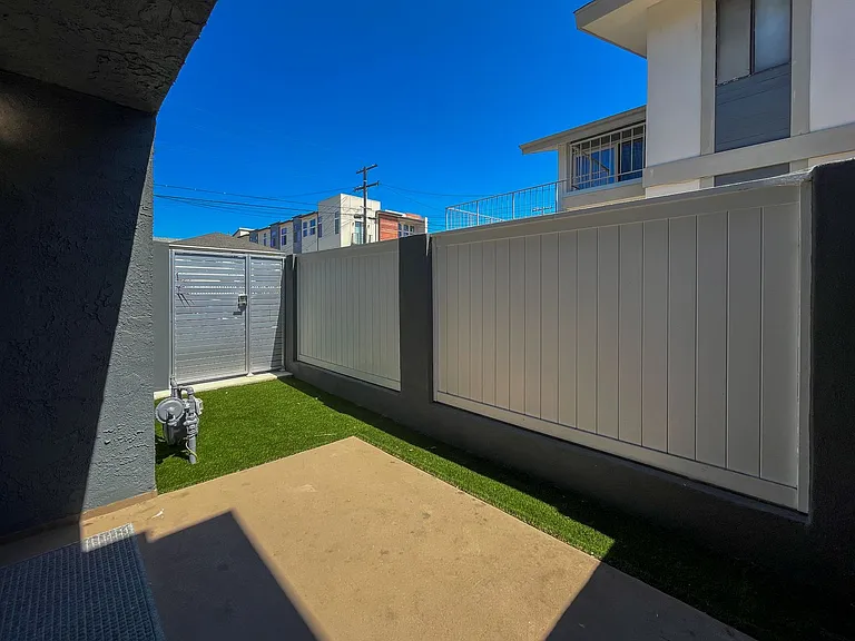 2118 Carnegie Ln — Photo 34