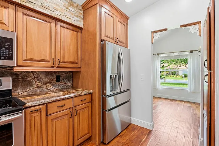 4 bed, 1872 sqft, $4,200 — Photo 4