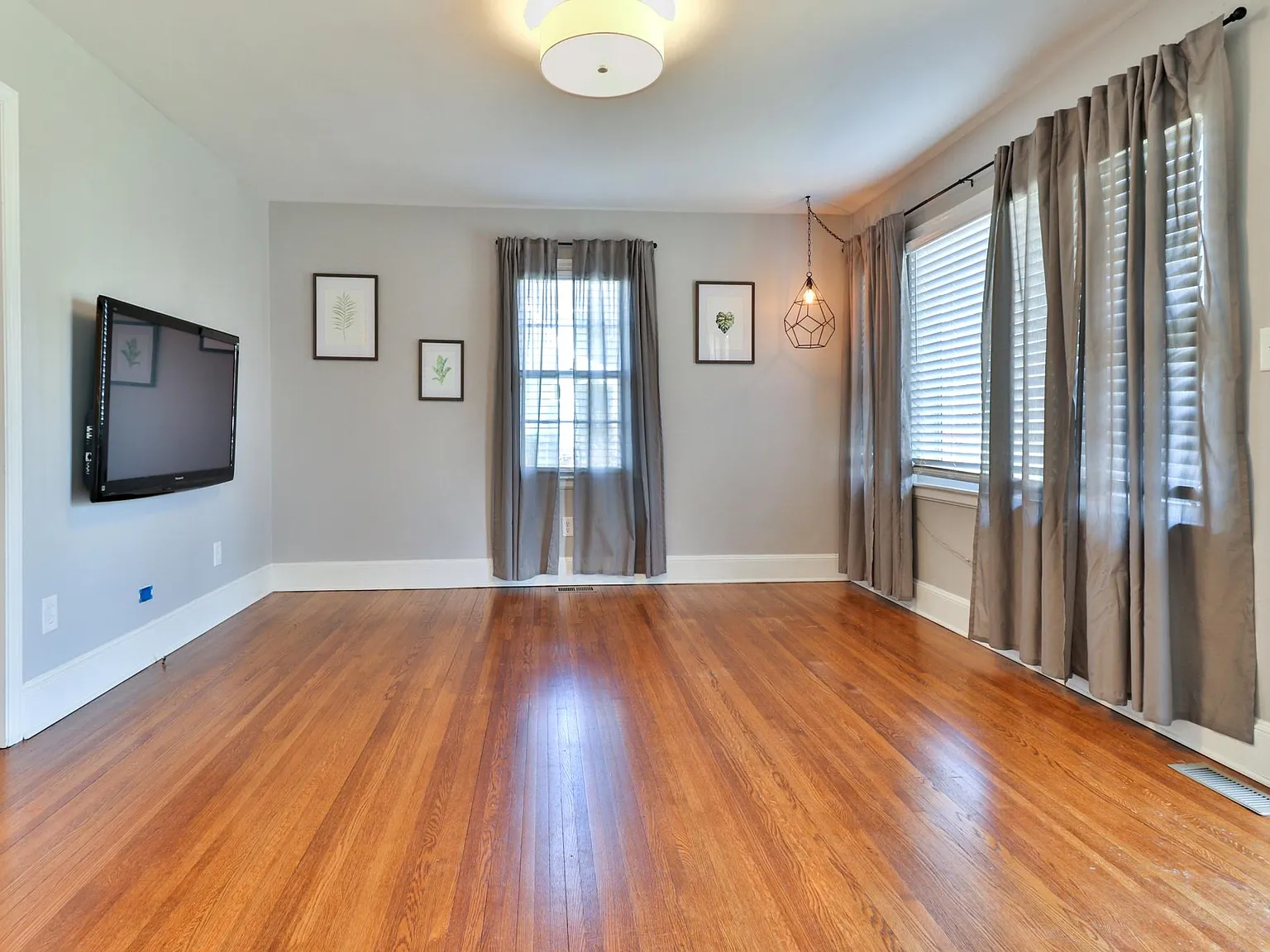 3 bed, 2.5 bath, 1792 sqft, $3,050 — Photo 3