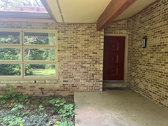 3rd image of 3135 Turpin Rd