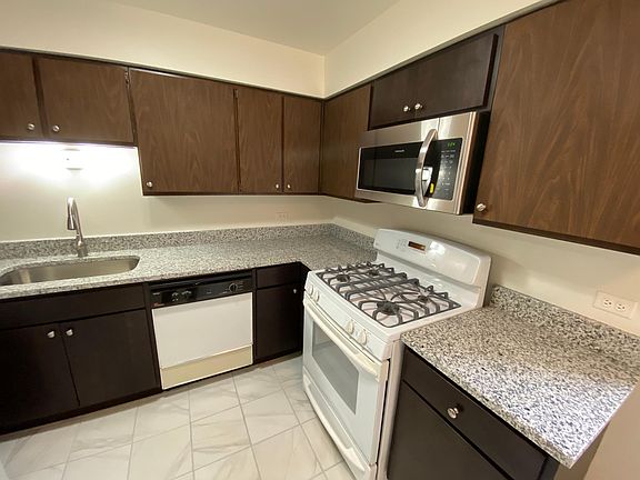 2nd image of 1240 W Farwell Ave #203