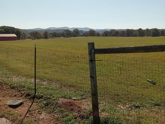 5th image of 890 Fairview Rd