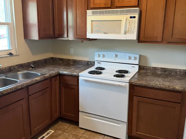 6779 Fremont Pike APT 2, Perrysburg, OH 43551