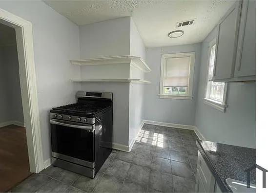 2 bed, 912 sqft, $950 — Photo 4
