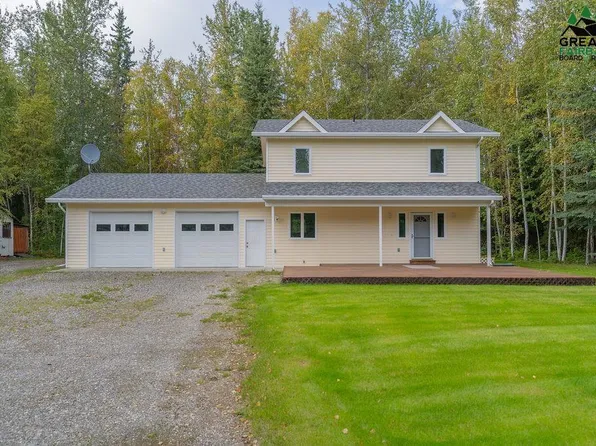 1095 Lolla Mae St, North Pole, AK 99705