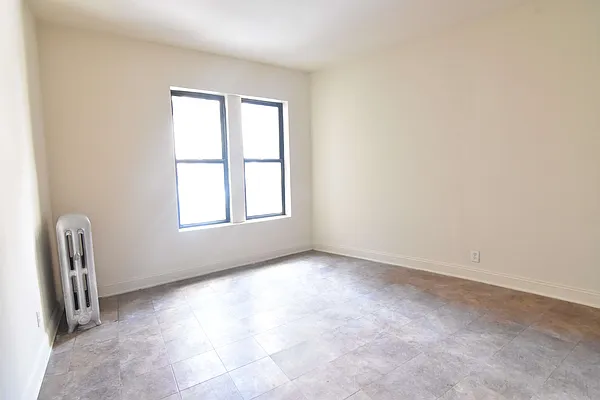 Rented by Clove Realty LLC | media 4