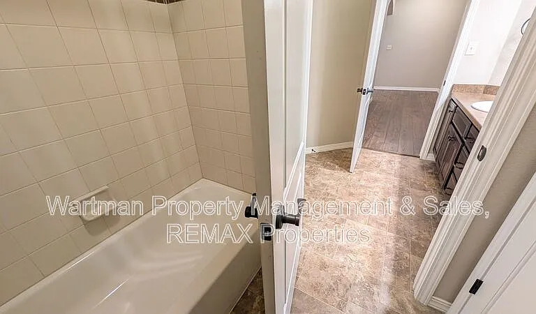 6209 Leon Young Dr — Photo 50