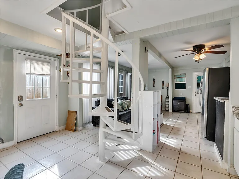 3529 Avenue M — Photo 9