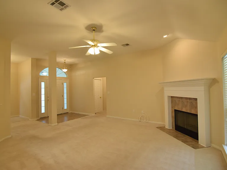 2511 Kingsbury Dr — Photo 11