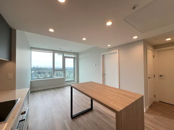 567 Emerson St #2903, Coquitlam, BC V3J 0G3