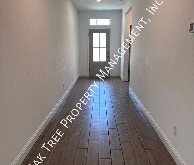 1833 N Phillip Ave — Photo 3