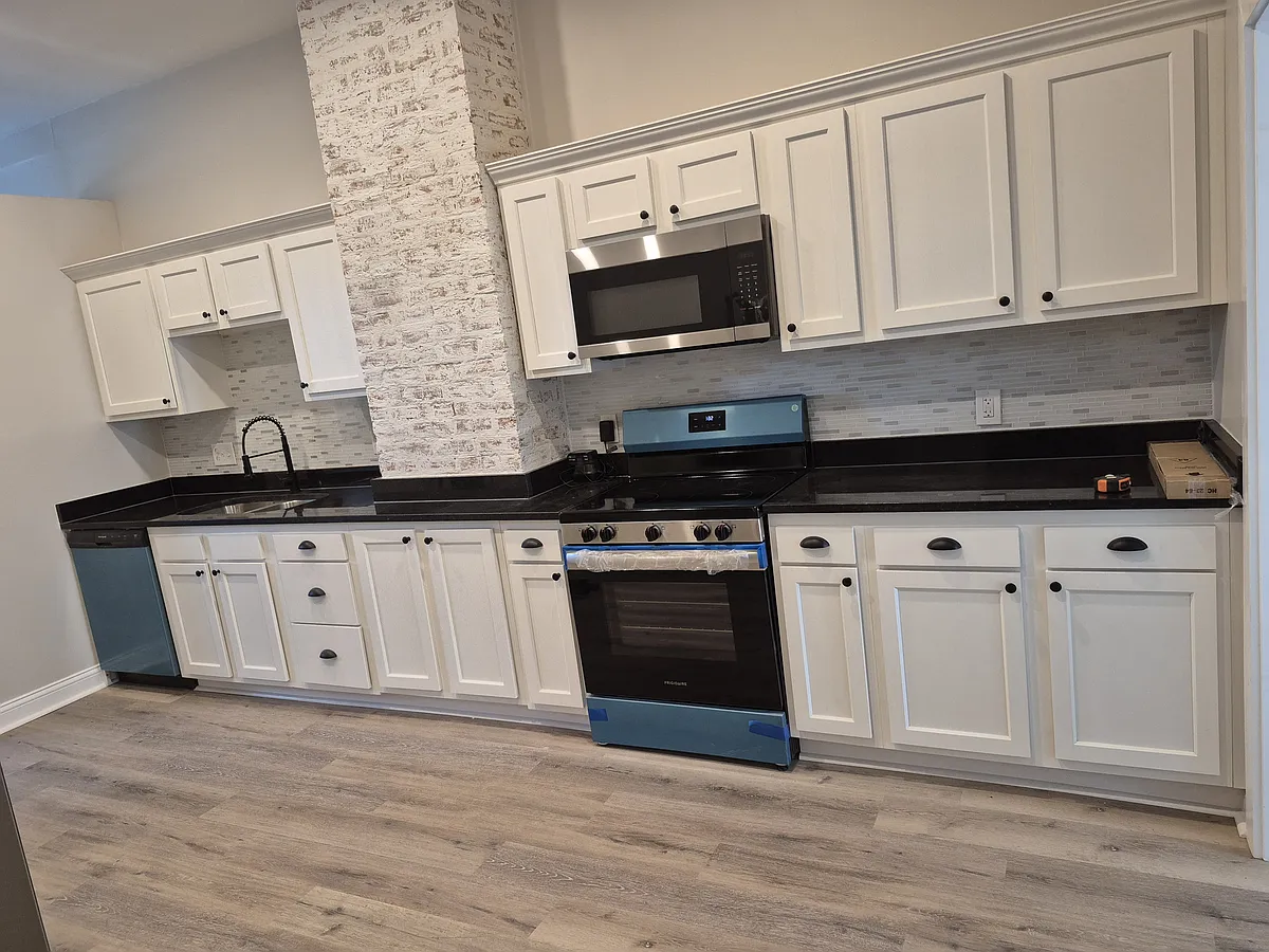 Building Photo - 4329 Verne Ave #1